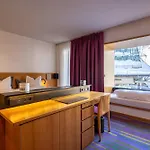 酒店 Quality Hosts Arlberg - Anton 4*