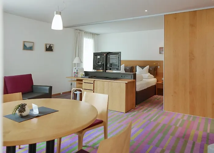 Quality Hosts Arlberg - Anton 4*