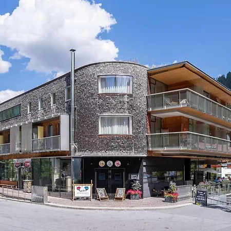 Quality Hosts Arlberg - Anton 酒店