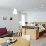 호텔 Quality Hosts Arlberg - Anton 4*