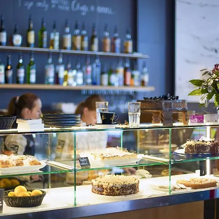 Quality Hosts Arlberg - Anton Hotel 4*